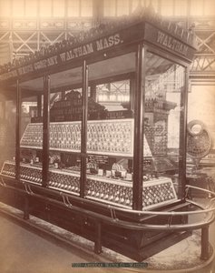 Výstava American Watch Co.s, hlavní budova, Centennial International Exhibition, Philadelphia, 1876 (tisk alba) od American Photographer