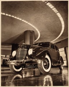 Chrysler Airflow Four Door Sedan, pub. 1937 (sépiová fotografie) od American Photographer