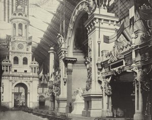 Hodinová věž a francouzská fasáda od American Photographer