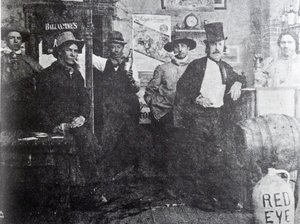Cripple Creek Barroom, 1898 od American Photographer