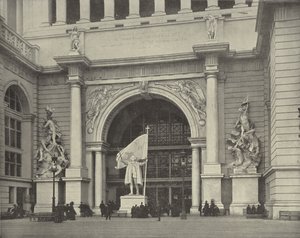 Východní portál administrativní budovy od American Photographer