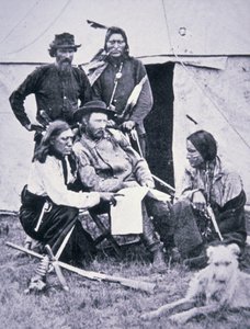 Generál George A. Custer (1839-76) se svými indiánskými zvědy během expedice do Yellowstone v roce 1873 od American Photographer