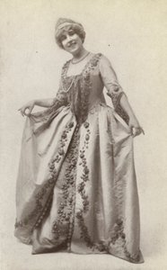 Lucrezia Bori jako "Manon Lescaut" (čb fotografie) od American Photographer