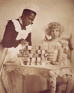 Maid DeAh, cca 1900 (foto alba) od American Photographer