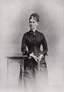 Paní Theodore Rooseveltová, kolem roku 1882 (černobílá fotografie) od American Photographer