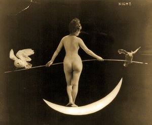 Noc, kolem roku 1895 od American Photographer