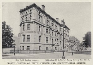 Severní roh Páté Avenue a Sedmdesátá první ulice (černobílá fotografie) od American Photographer