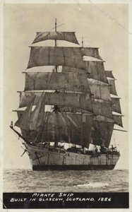 Pirátská loď, postavená v Glasgow, Skotsko, 1886 od American Photographer