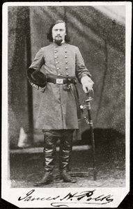 Portrét vojáka (čb fotografie) od American Photographer