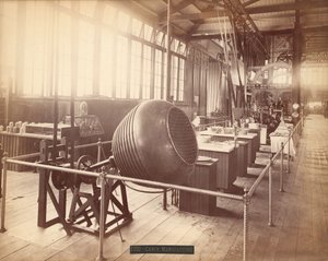 Výstava Stephena F. Whitmana & Sons v Machinery Hall of the Centennial Exposition, Philadelphia od American Photographer