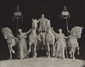 Columbus Quadriga od American Photographer
