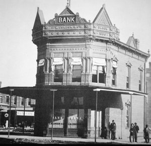 Condon Bank, Coffeyville, Kansas od American Photographer