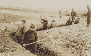 Američtí námořníci ve Francii Kopání, 1917-19 od American Photographer