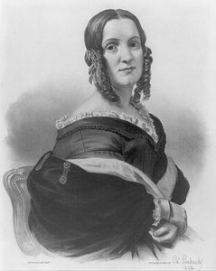 Angelica Van Burenová od American School