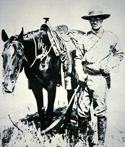 Theodore Roosevelt se svým koněm, kolem roku 1885 (litho) od American School