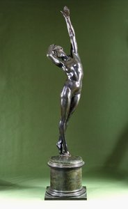 Bronzová postava nahé ženy (bronzová s hnědou patinou) od Amleto Catoldi