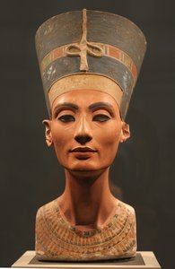 Busta Nefertiti, asi 1350 před naším letopočtem od Ancient Egypt