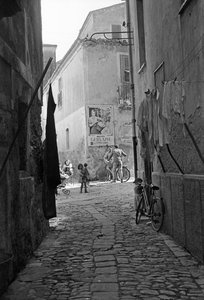 CROTONE ALLEY od Ando Gilardi