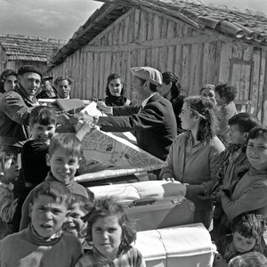 STÁNEK S PRODEJEM MATERIÁLŮ od Ando Gilardi