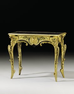 Louis XIV Bureau plat, cca 1700 (ormolu, želvovina, eben, mosaz a modře barvený roh)