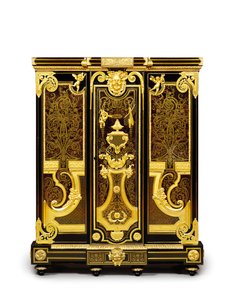 Louis XIV petit armoise, cca 1700-10 (ormolu, mosaz, želvovina, eben a intarzie)
