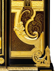 Louis XIV petit armoise, cca 1700-10 (ormolu, mosaz, želvovina, eben a intarzie)