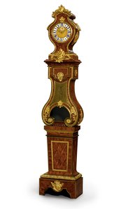 Regulátor čtvrtútrového úderu Regence, strojek Thuret, kolem 1720 (montováno na ormolu, mosaz vykládaný Boulle modře tónovaný roh a královské dřevo) (viz také 469018)