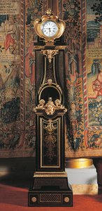 Kyvadlové hodiny ve stylu Ludvíka XIV., připisované Andre-Charles Boulle, Francie