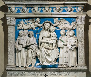 Madonna a dítě se svatými, Andrea della Robbia (1435-1525), glazovaná kamenina, Medicejská kaple, kostel Santa Croce, Florencie, Itálie
