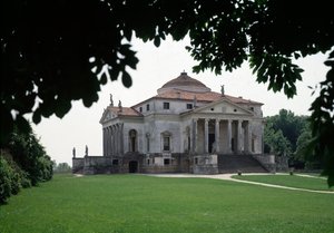 Pohled na vilu Almerico-Capra známou jako Rotonda od italského architekta Andrey Palladia (1508-1580) v letech 1567-1570 a dokončené Vincenzem Scamozzim (1552-1616) v roce 1591, Vicenza, Itálie (Pohled na vilu Almerico Capra nebo La rotonda od Andrea Pa od Andrea and Scamozzi Vincenzo Palladio