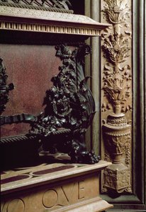 Pohřební pomník Piera a Giovanniho de Medici, syna Cosima de Medici prvního. Sochařství od Andrea del Verrocchio
