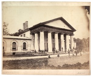 Před Arlington House, 28. června 1864 (sépiová fotografie)