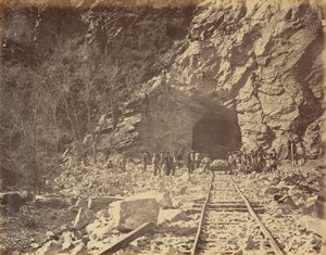 Deska 39. Východní konec tunelu, Weberův kánon, 1869 (foto) od Andrew Joseph Russell
