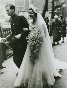Svatba lorda Andrewa Cavendishe a Hon. Deborah Mitford v Londýně