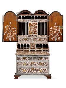 Kancelář, Vizagapatam, kolem 1720-30 (slonovina, teak, eben a želvovina)