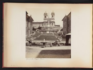Pohled na Španělské schody, Piazza di Spagna a Trinità dei Monti v Římě, Itálie Španělské Treppe. rom (název na objektu) od Anonymous