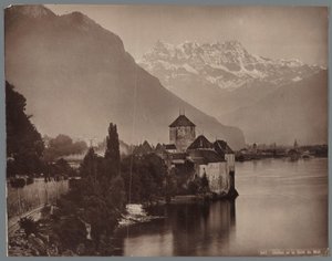 Hrad Chillon na Ženevském jezeře, v dálce Dents du Midi Chillon et la Dent du Midi (název na objektu) od Anonymous
