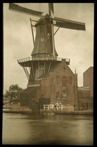 Parní mlýn na kukuřici De Adriaan na Spaarne, Haarlem od Anonymous