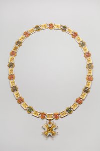 Království Baviere - Řád svatého Huberta: náhrdelník nosil Luitpold, vévoda en Baviere (1890-1973) - Konec 18. století - Zlato a Emaux - Náhrdelník: L 122 cm; váha 460 g (včetně přívěsku) - Přívěsek: D 7,5 cm - Soukromá sbírka od Anonymous Anonymous