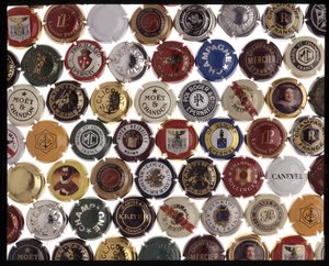 Placomusophilia - Champagne Capsule - Muselet Plate od Anonymous Anonymous