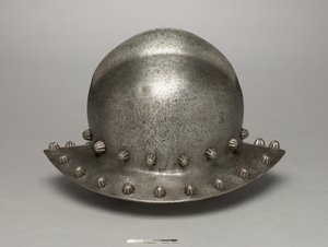 Válečný klobouk nebo kotlíkový klobouk, cca 1475-1500 (ocel) od Antonio (workshop of) Missaglia