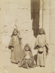 Arabské dívky nesoucí vodu, Egypt
