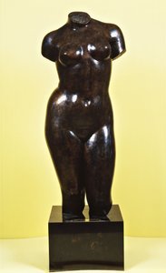 Venuše; Torzo Venuše, kolem roku 1920 (bronz s hnědou patinou) od Aristide Maillol