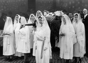 Velikonoční obřady: žehnání jehňat v Sant Agnese fuori le Mura, Řím, kolem 1940-46 (želatinový stříbrný tisk)