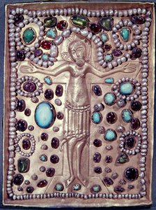 Relikviářový obal bible zobrazující Krista na kříži (stříbrně zlacený s perlami a drahými kameny) od Armenian School