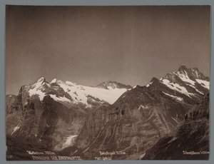 Pohled na Wetterhorn, Berglistock a Schreckhorn v Bernských Alpách Panorama of the Jungfraukette (název série na objektu)