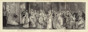 Salon Jejího Veličenstva v Buckinghamském paláci, který čeká na představení