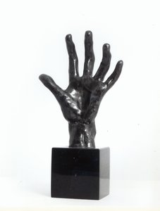 The Hand, obsazení Georgesem Rudierem, Paříž (bronz)