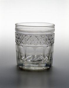 Tumbler, c. 1825 (olovnaté sklo se sulfidovým portrétem) od Bakewell and Page