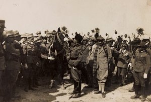 Benito Mussolini se svým fašistou a Italem Balbem v Libyi v Tripolisu (č/b foto) od Barbera La
